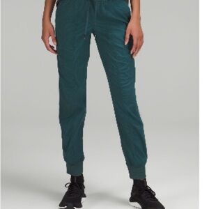 Lulu dance studio joggers in Green Jasper